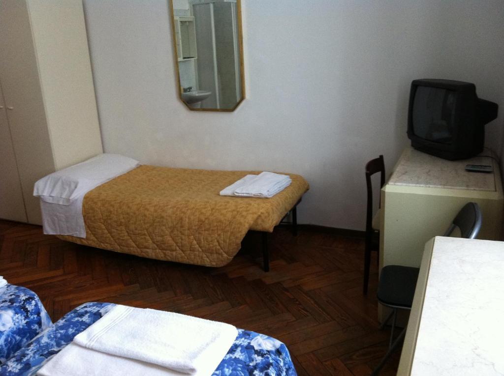 Hotel Gambara Milan Room photo